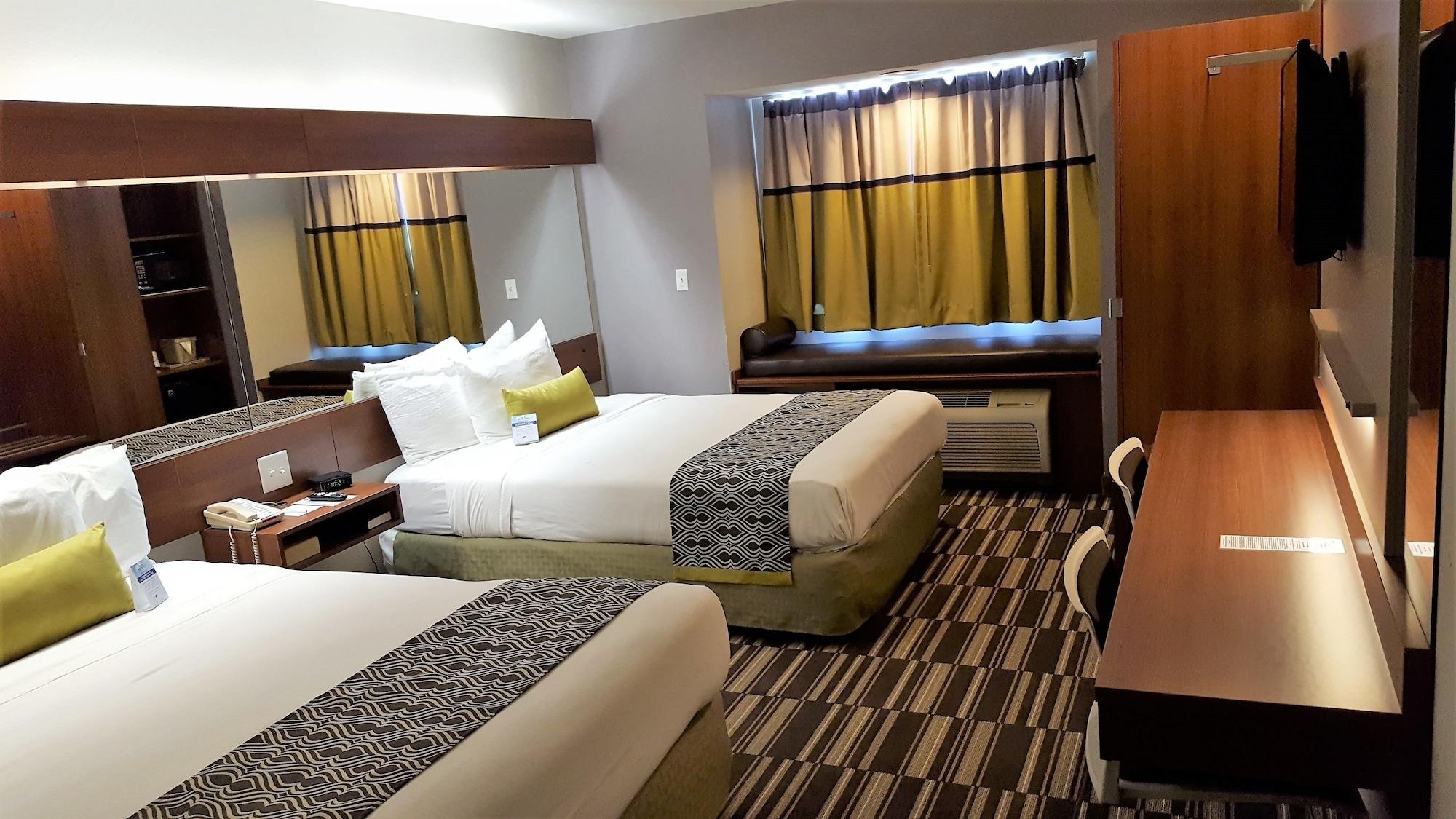 Microtel Inn & Suites By Wyndham Белвю Екстериор снимка