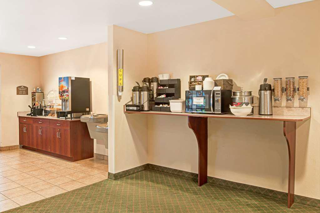 Microtel Inn & Suites By Wyndham Белвю Екстериор снимка